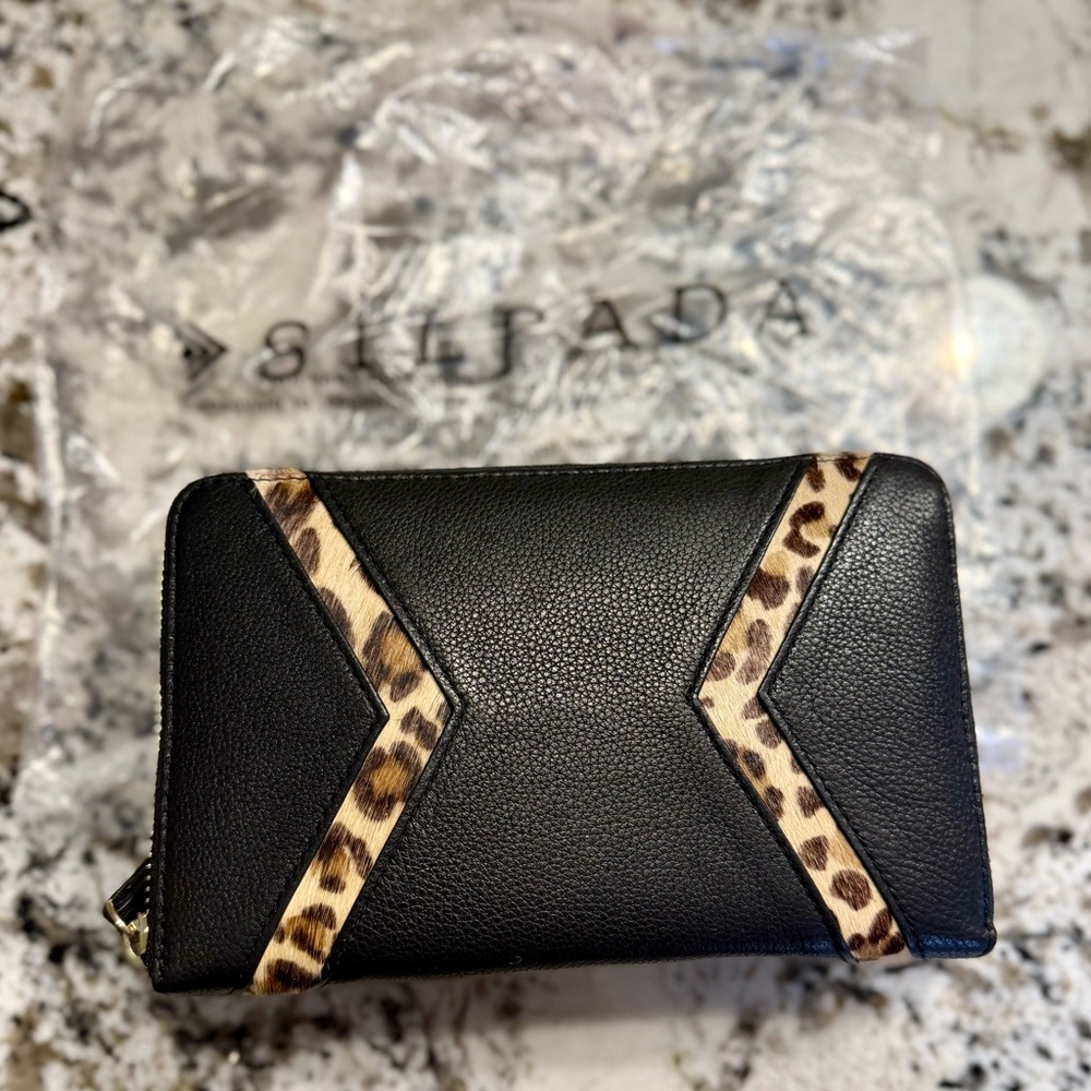 NEW! Silpada Zahara Zipper Wristlet Wallet / Clutch (F0004) Original Retail $149